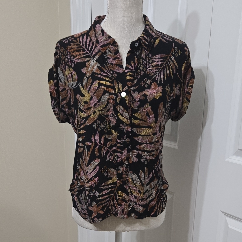 A NEW DAY BEAUTIFUL BLACK & BROWN LEAF PRINT TOP SZ M